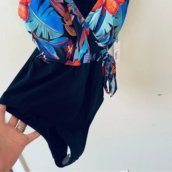 NWT Sonnet Shores Womenβs Exotic Floral One-Piece Swimsuit β Size 6 - Picture 6 of 8